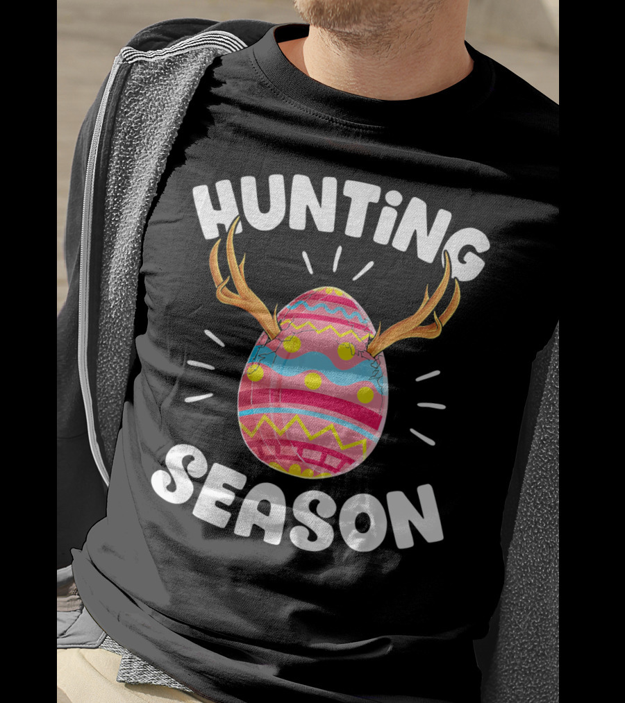 Hunting Season Easter Egg Hunter Colorful Egg With Antlers T-Shirt