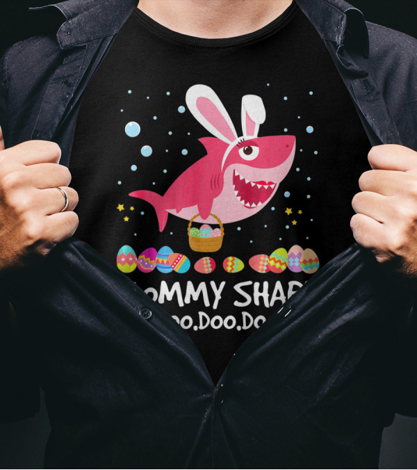 Mommy Shark Doo Doo Doo Bunny Ears With Easter Egg Basket T-Shirt