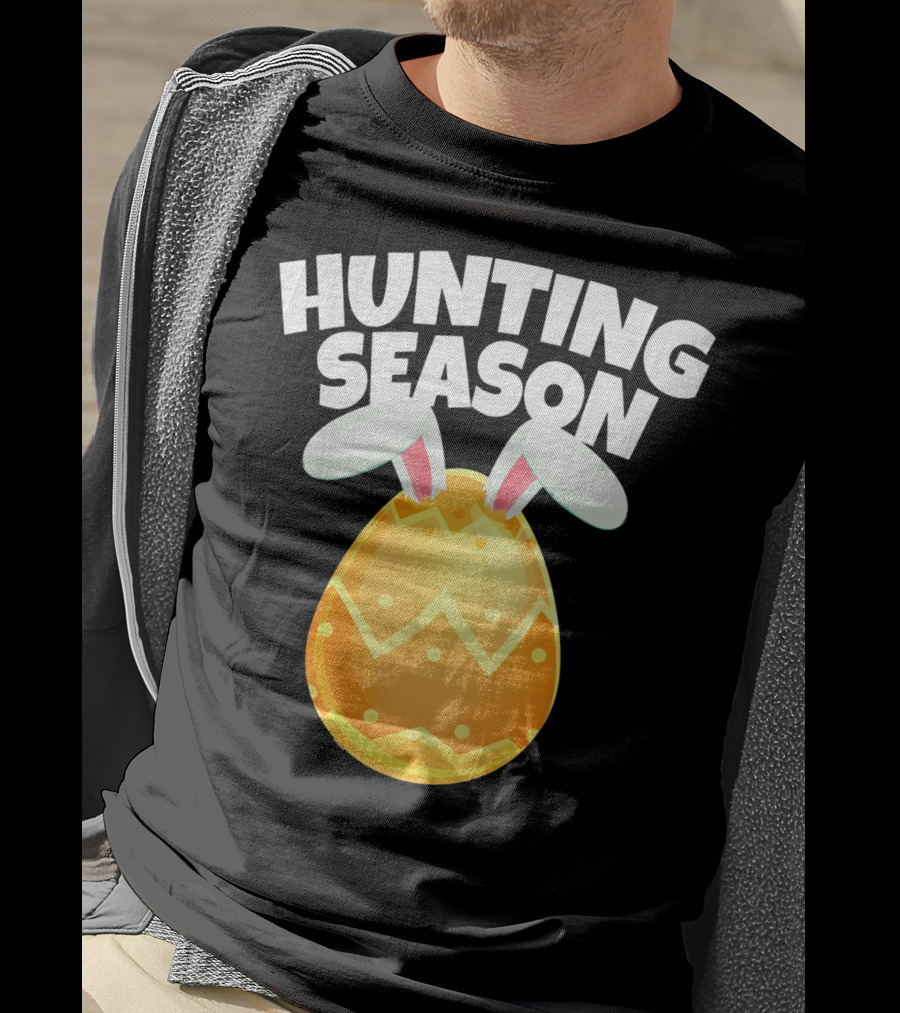 Hunting Season Happy Easter Egg Bun With Bunny Ears T-Shirt