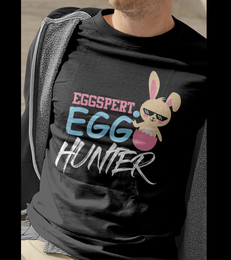 Eggspert Egg Hunter Bunny Sunglasses Easter Fun T-Shirt