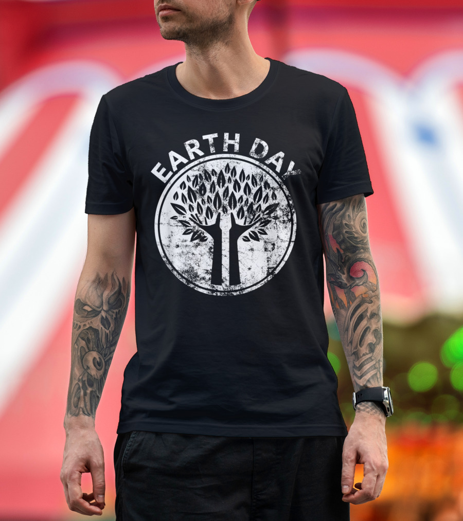 EARTH DAY Hands Tree Lover Natur Vintage Distressed Circle Emblem T-Shirt