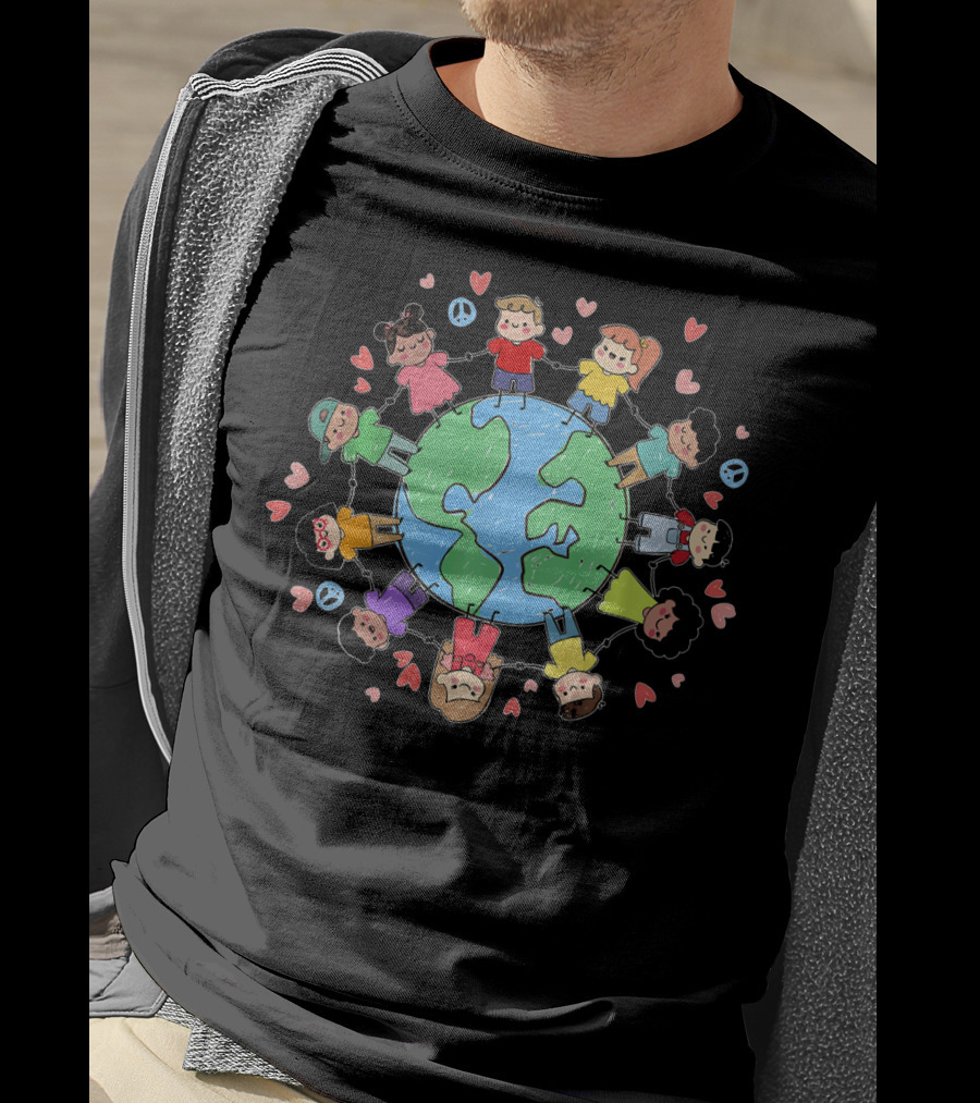 Children Holding Hands Around The World For Earth Peace And Love T-Shirt
