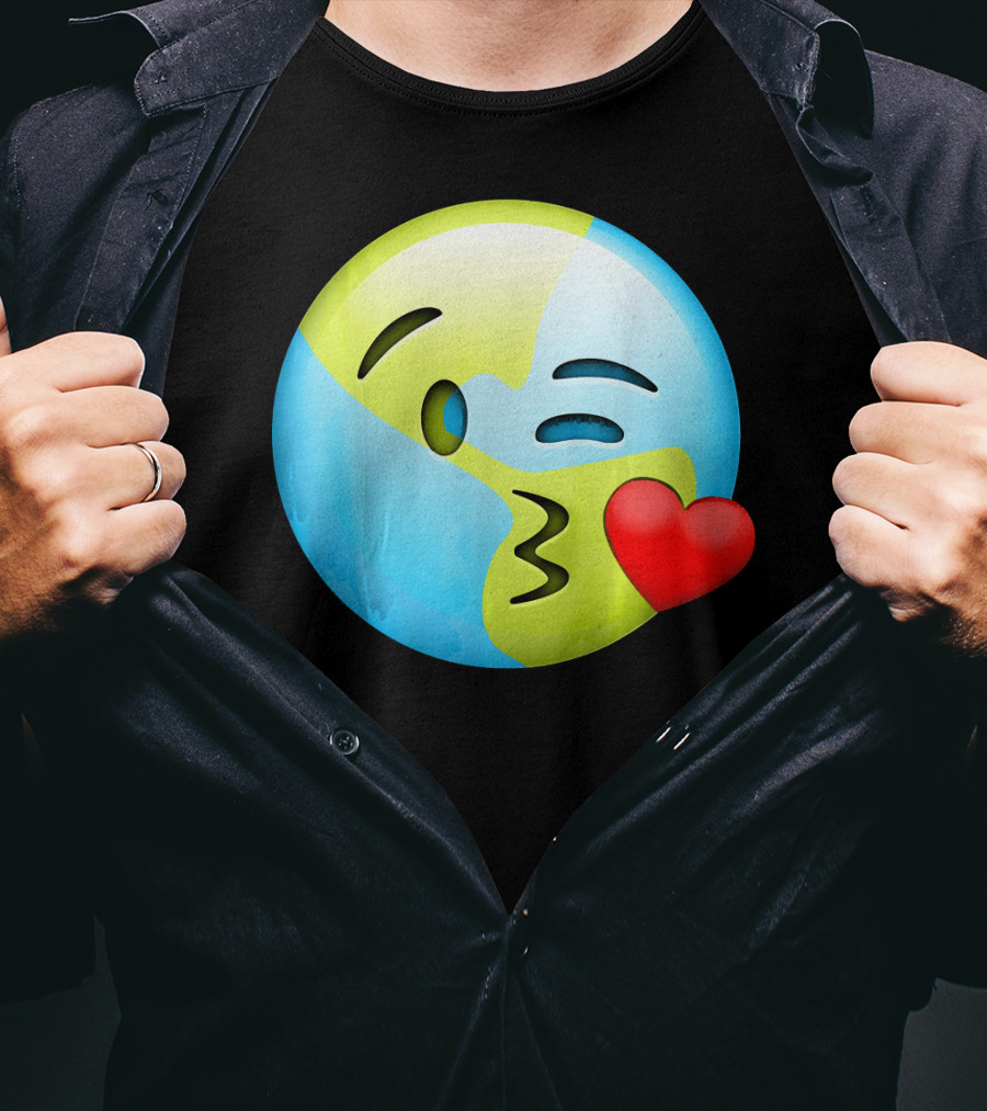 Cute Earth Day Kiss Emoji Lips Kids Emoticon T-Shirt