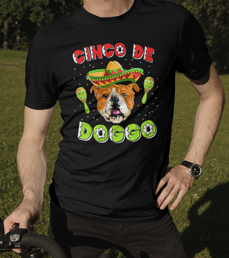 Cinco De Mayo Doggo English Bulldog Sombrero Maracas T-Shirt