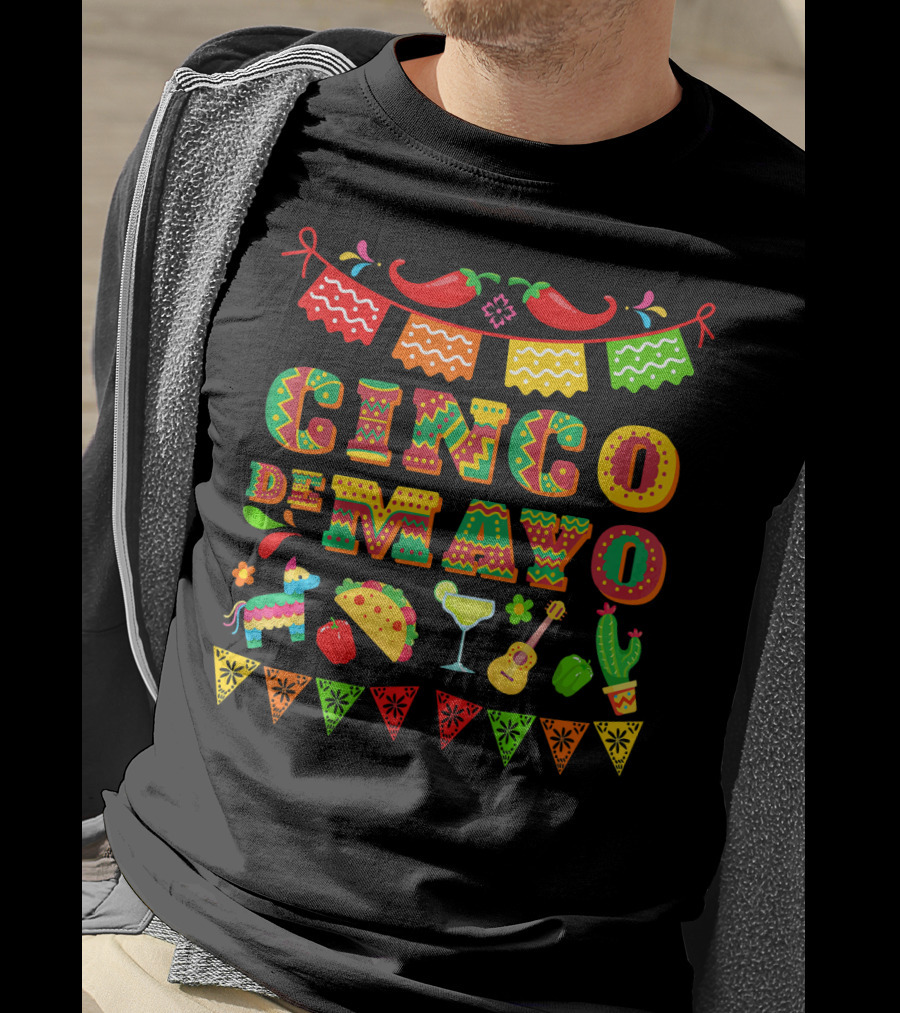 Cinco De Mayo Festividad Del Cinco Sombreros Banderas Chiles Margarita Tacos Cactus Guitarra Piñata T-Shirt