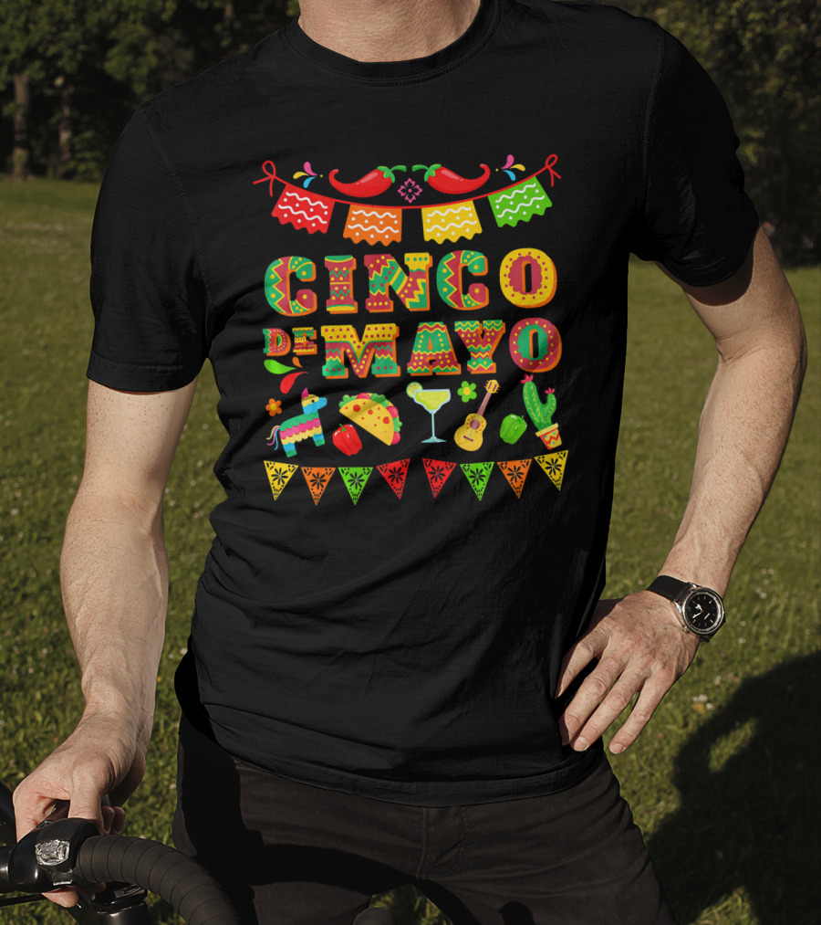 Cinco De Mayo Festividad Del Cinco Sombreros Banderas Chiles Margarita Tacos Cactus Guitarra Piñata T-Shirt