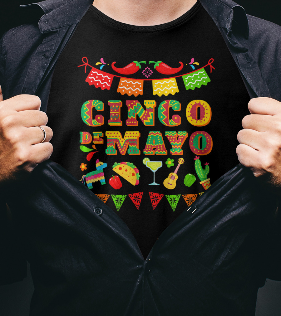 Cinco De Mayo Festividad Del Cinco Sombreros Banderas Chiles Margarita Tacos Cactus Guitarra Piñata T-Shirt