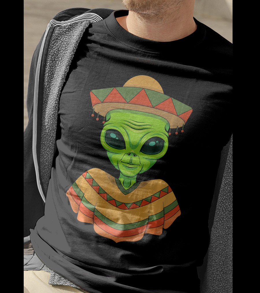Cinco De Mayo Green Alien Wearing Sombrero And Poncho T-Shirt