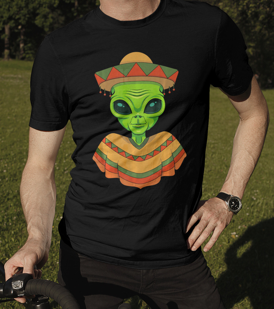Cinco De Mayo Green Alien Wearing Sombrero And Poncho T-Shirt