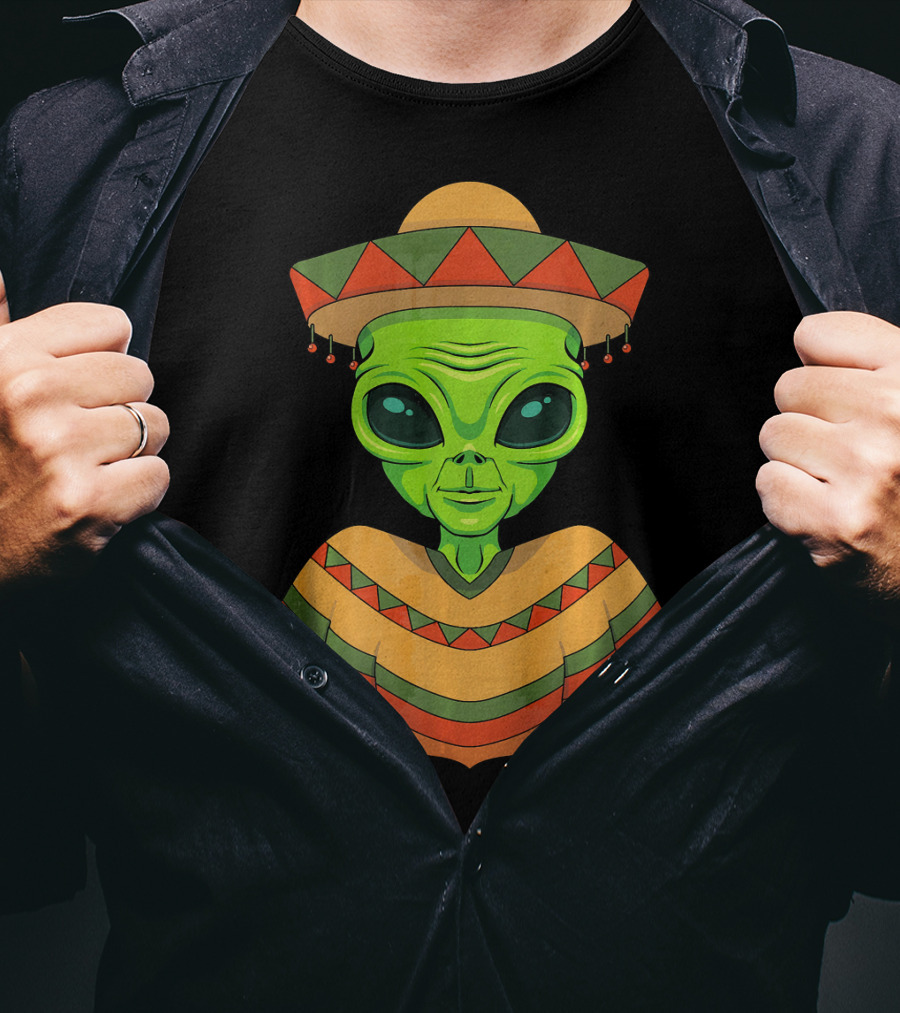 Cinco De Mayo Green Alien Wearing Sombrero And Poncho T-Shirt