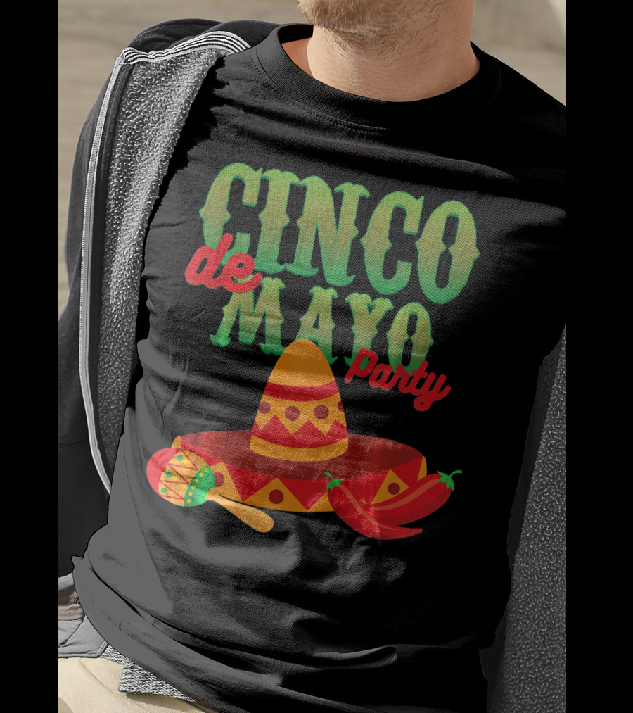 Cinco De Mayo Party Sombrero Maracas Peppers T-Shirt