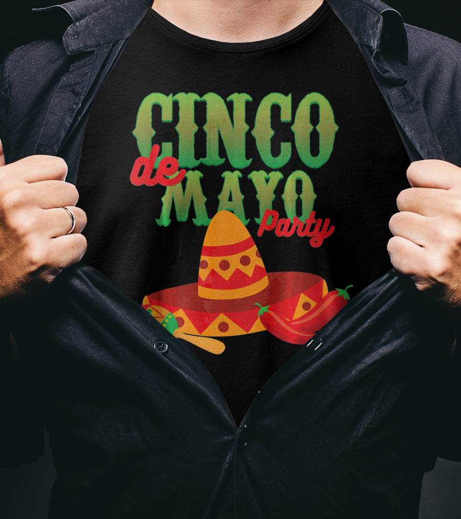 Cinco De Mayo Party Sombrero Maracas Peppers T-Shirt