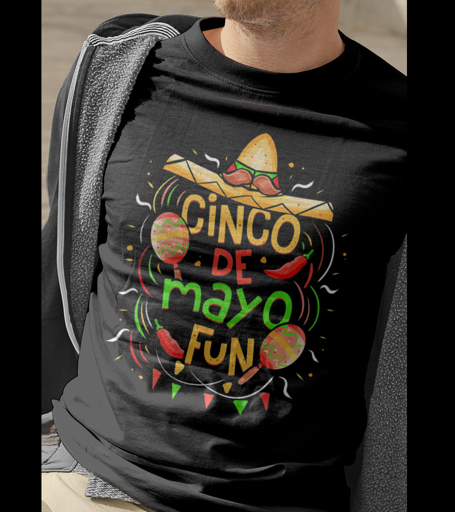 Cinco De Mayo Fun Sombrero Maracas Peppers Fiesta T-Shirt