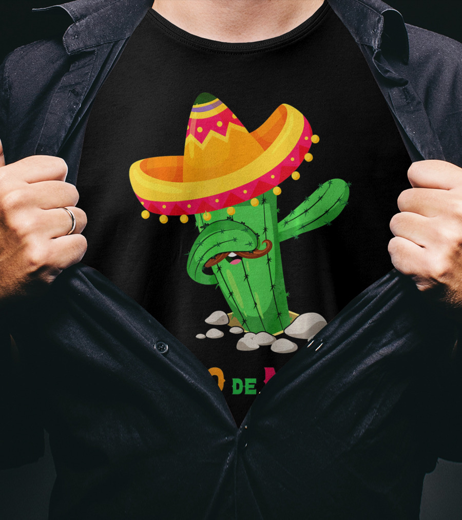 Cinco De Mayo Dabbing Cactus Sombrero T-Shirt
