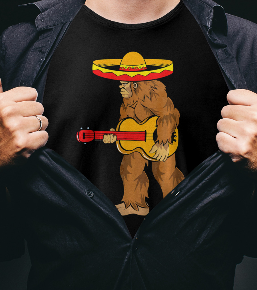 Bigfoot Carrying Guitar Cinco De Mayo Sombrero T-Shirt