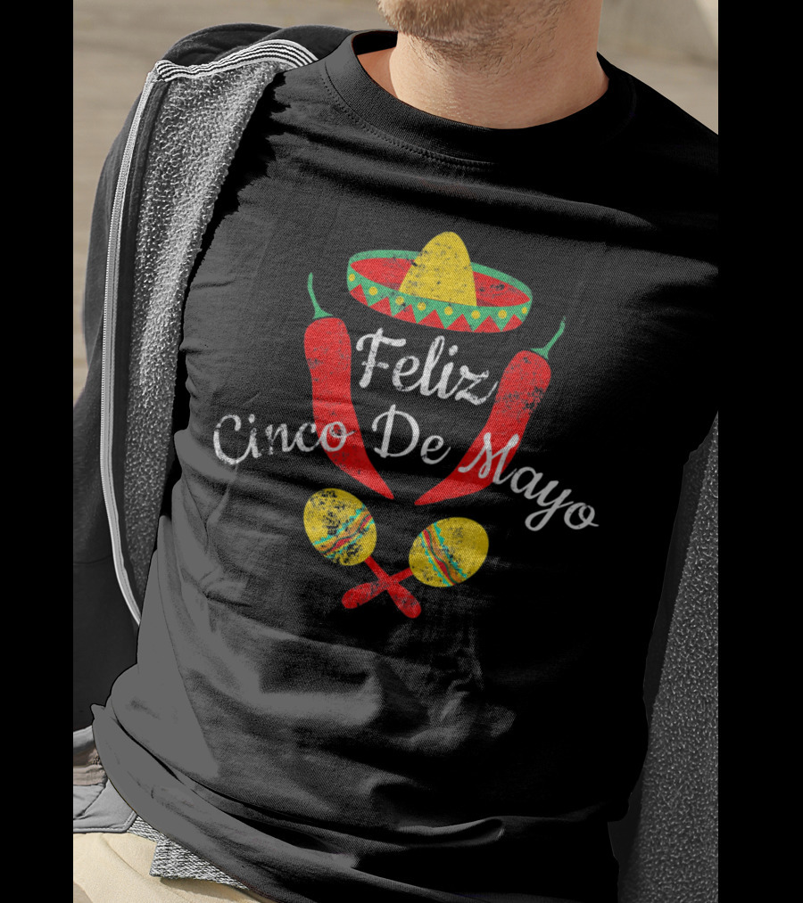 Feliz Cinco De Mayo Sombrero Maracas Peppers Fiesta T-Shirt