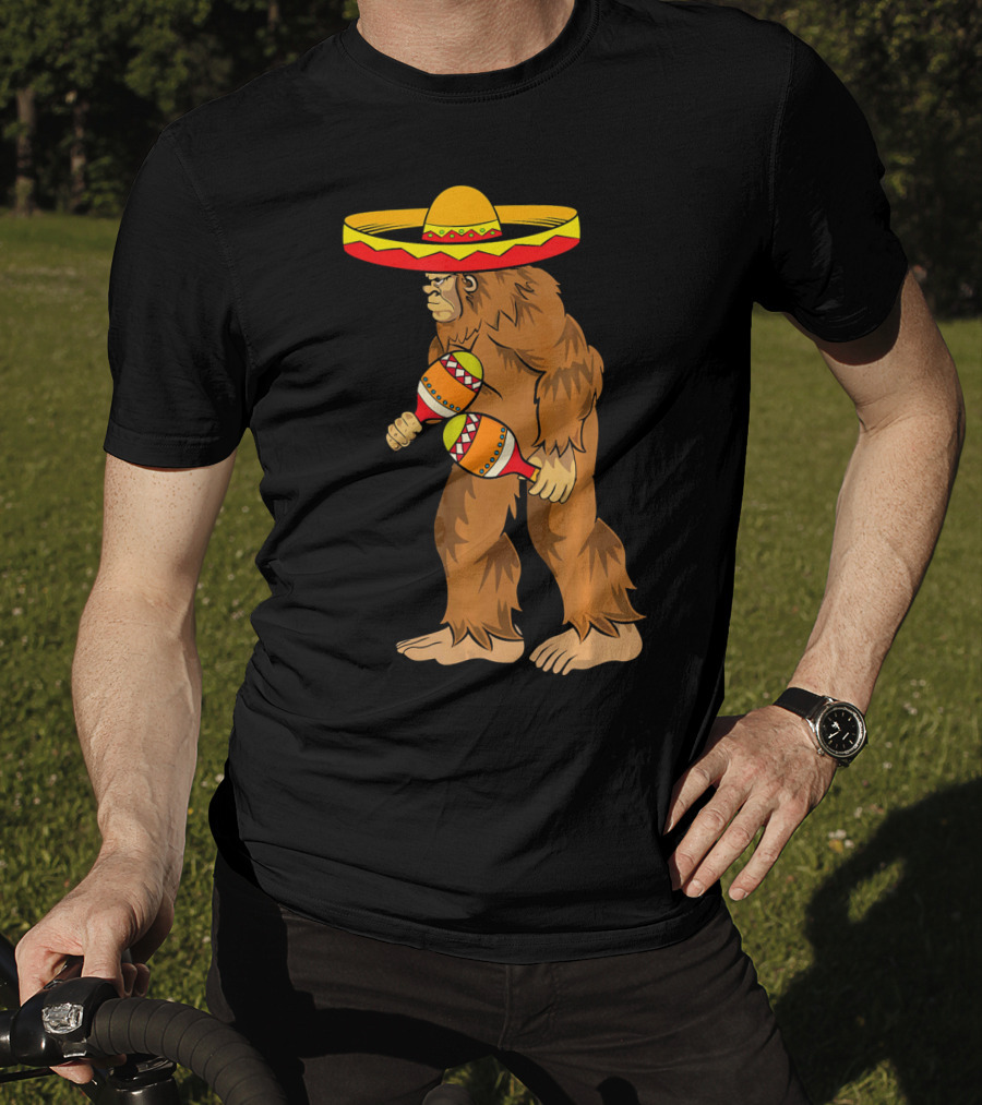 Bigfoot Sombrero Maracas Cinco De Mayo T-Shirt
