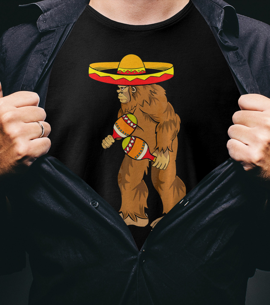Bigfoot Sombrero Maracas Cinco De Mayo T-Shirt