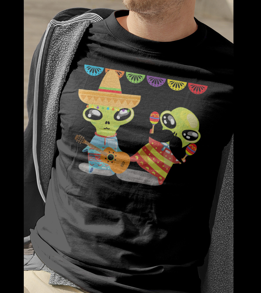 Mexican Fiesta Alien Sombrero Guitar Maracas Cinco De Mayo T-Shirt