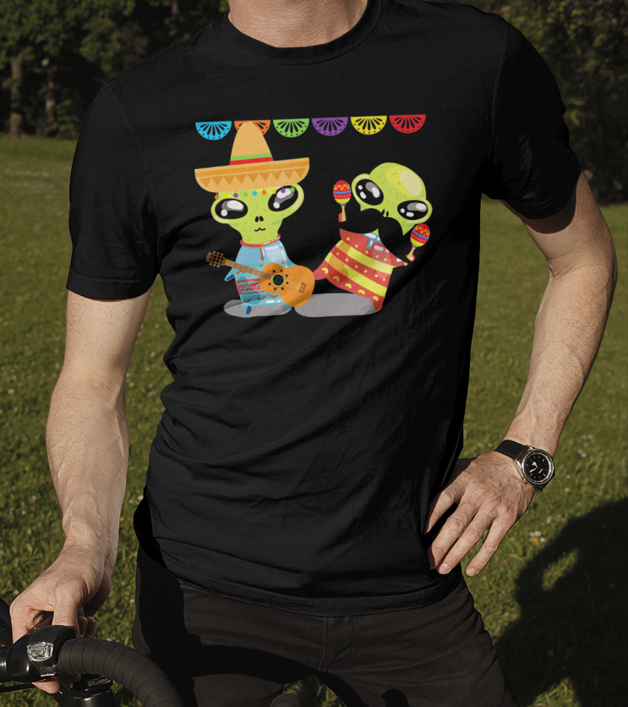 Mexican Fiesta Alien Sombrero Guitar Maracas Cinco De Mayo T-Shirt