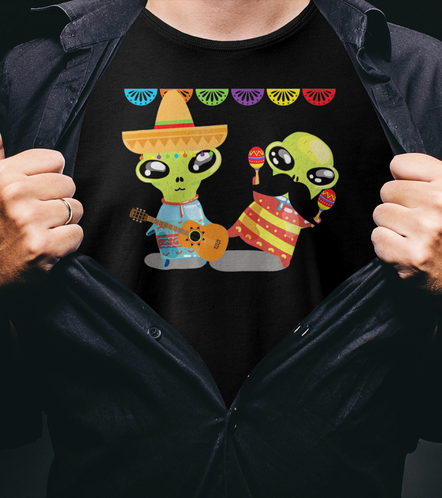 Mexican Fiesta Alien Sombrero Guitar Maracas Cinco De Mayo T-Shirt