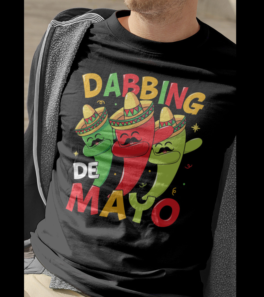 Dabbing Cinco De Mayo Chili Peppers With Sombreros T-Shirt
