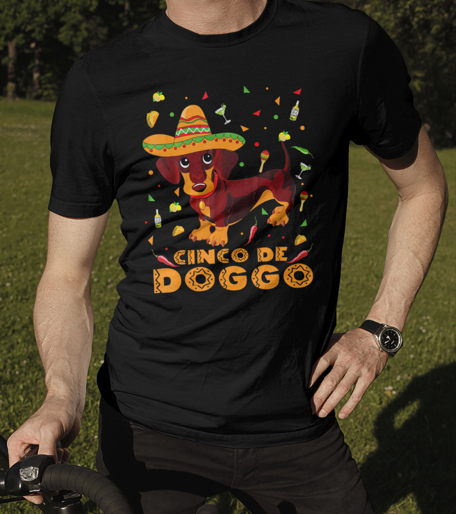 Cinco De Doggo Dachshund Sombrero Chili Peppers Margarita Fiesta Theme Mexican Cinco T-Shirt