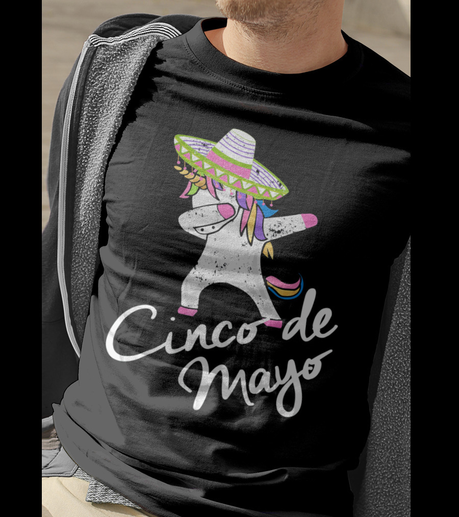 Cinco De Mayo Funny Dabbing Unicorn Sombrero T-Shirt