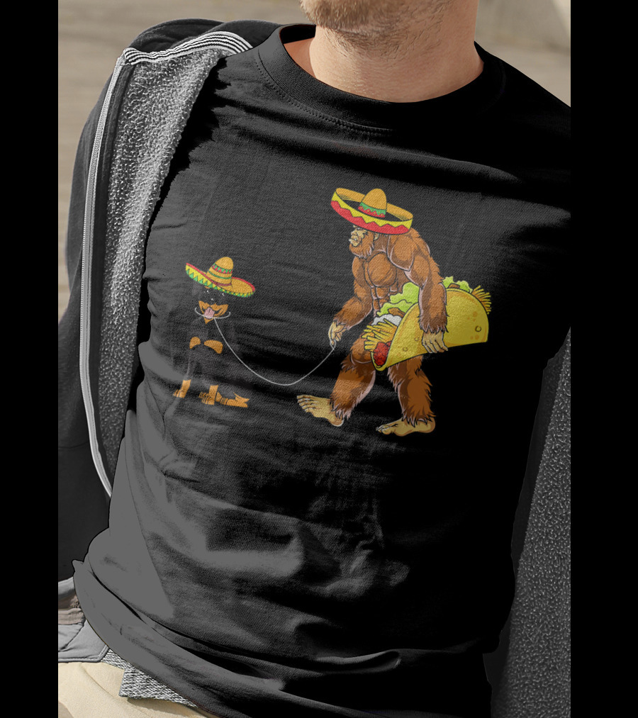 Cinco De Mayo Bigfoot Walking Rottweiler Taco Sombrero T-Shirt