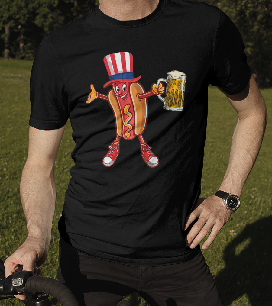Funny Hot Dog Wearing US Flag Hat Holding Beer Mug T-Shirt
