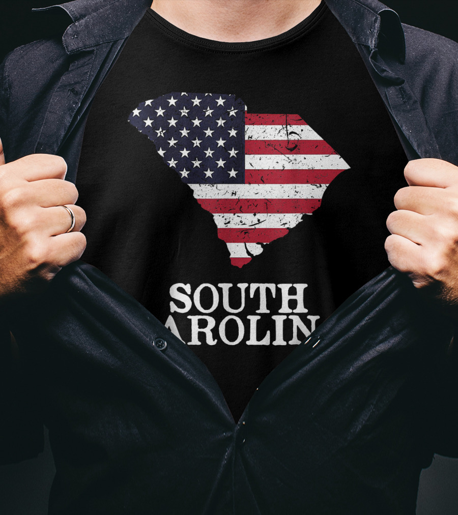 South Carolina Map With American Flag T-Shirt