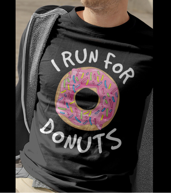 I Run For Donuts Funny Donut Illustration With Sprinkles T-Shirt