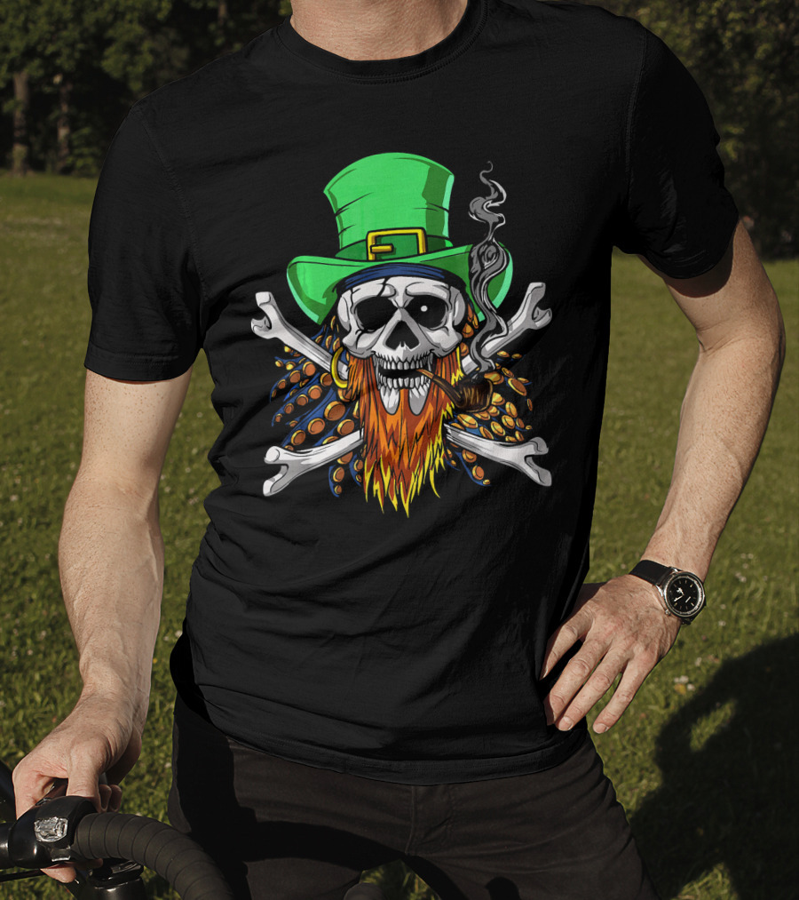 Leprechaun Pirate Skull St Patricks Crossbones Hat Pipe Beads T-Shirt