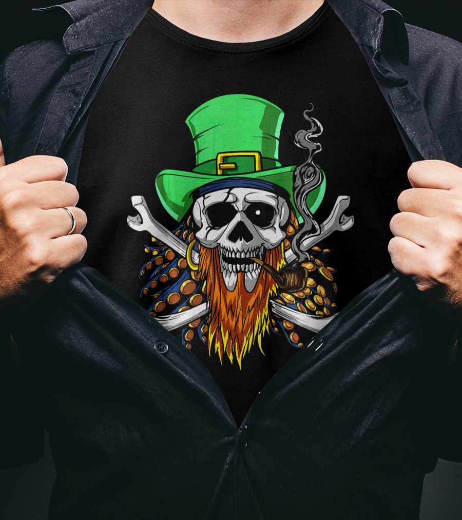 Leprechaun Pirate Skull St Patricks Crossbones Hat Pipe Beads T-Shirt