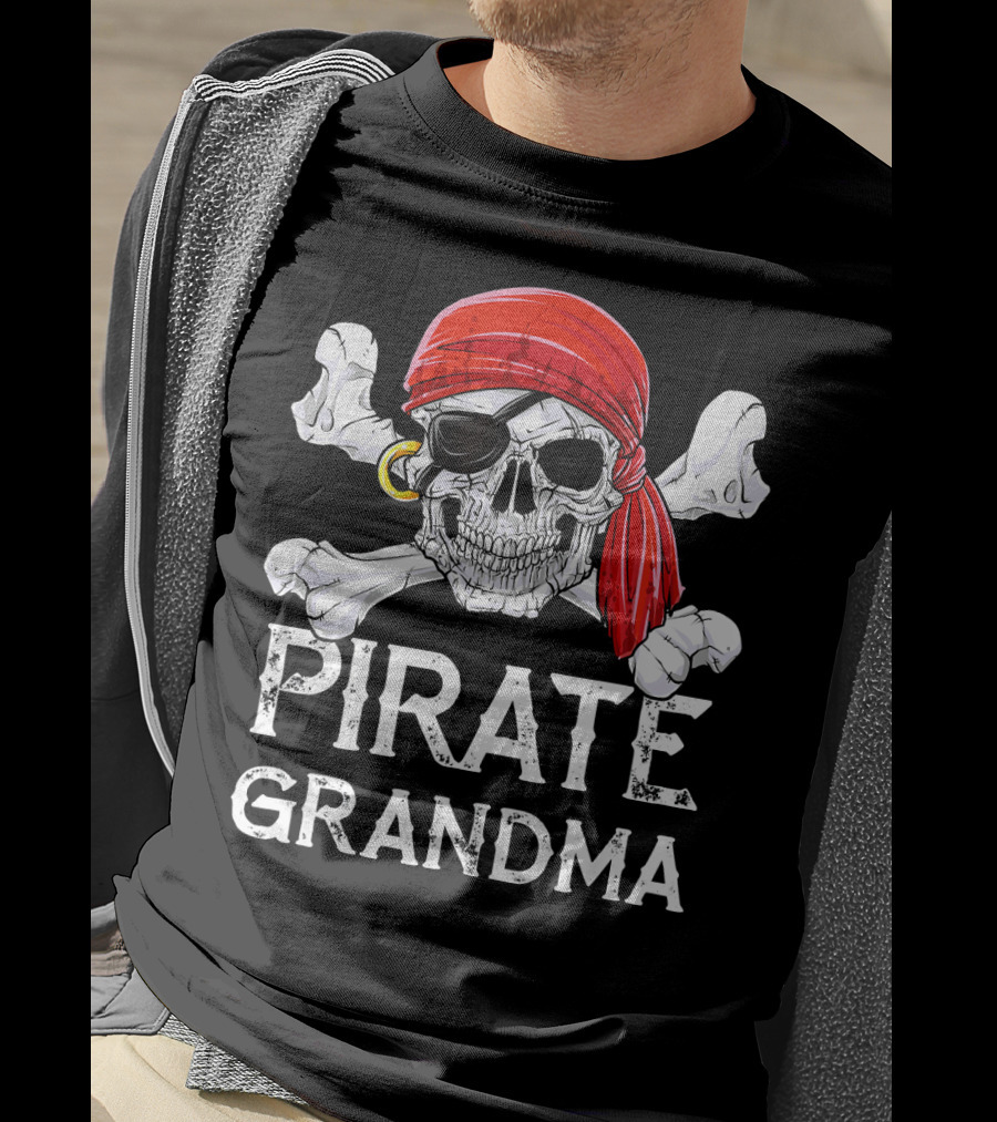 Pirate Grandma Skull With Red Bandana And Crossbones T-Shirt