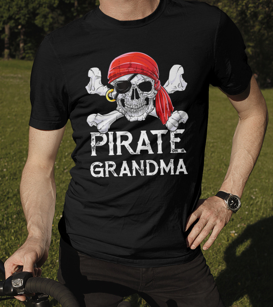 Pirate Grandma Skull With Red Bandana And Crossbones T-Shirt