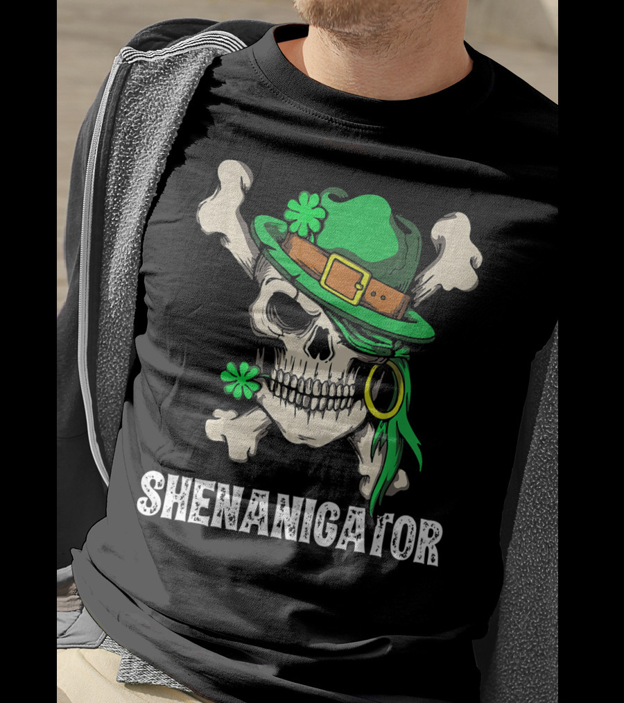 Shenanigator Skull With Irish Hat And Shamrocks For St Patrick's Day T-Shirt