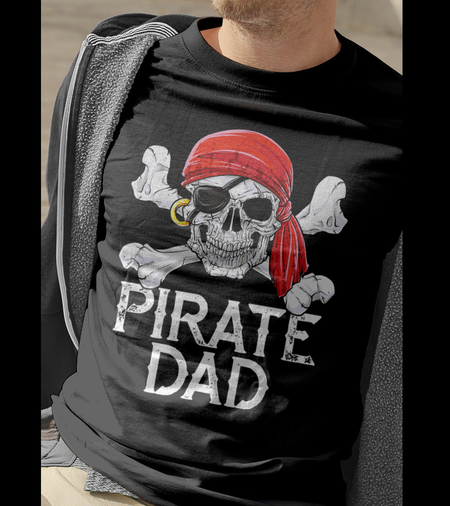 Pirate Dad Jolly Roger Skull With Red Bandana And Crossbones T-Shirt