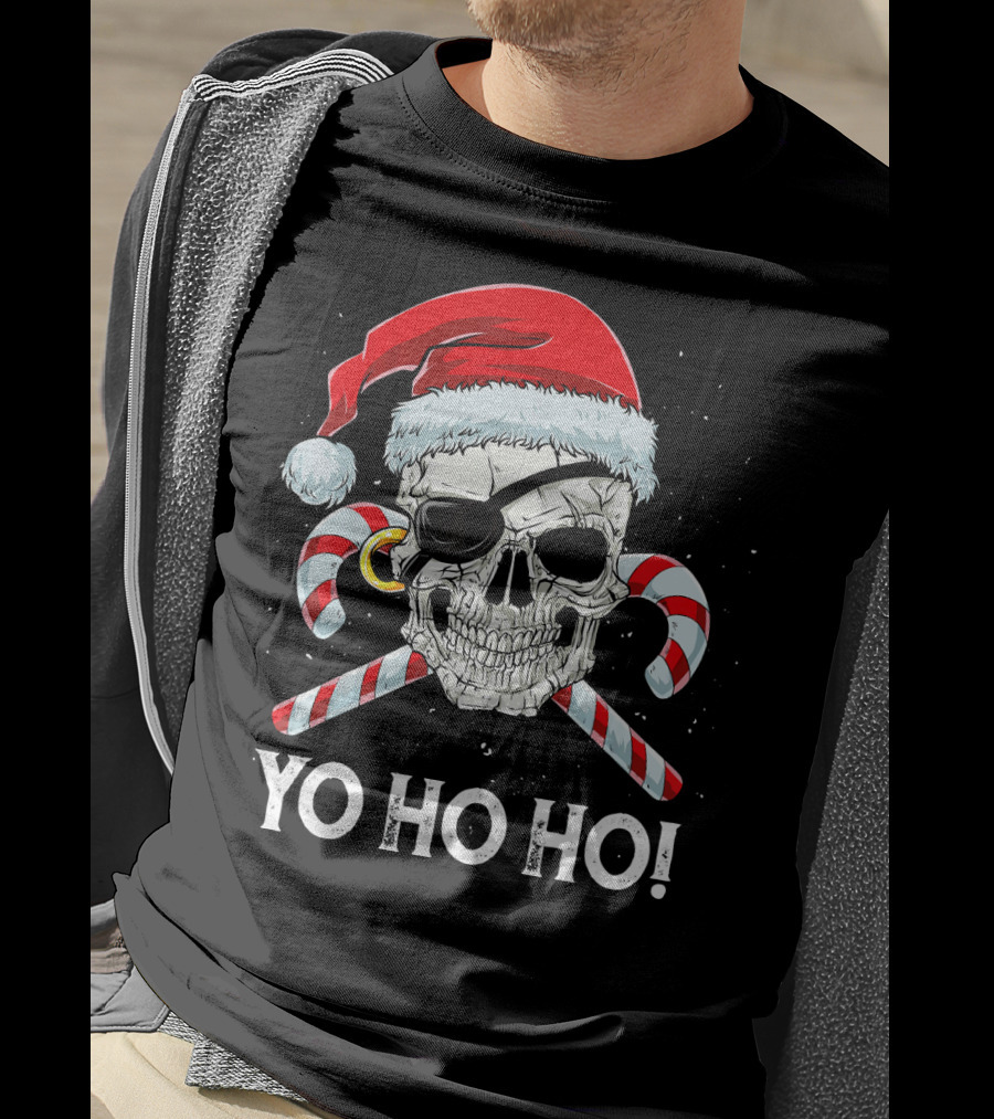 YO HO HO Pirate Santa Skull Candy Canes T-Shirt