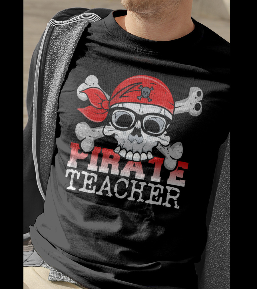 Pirate Skull With Bandana And Glasses Funny Teacher T-Shirt