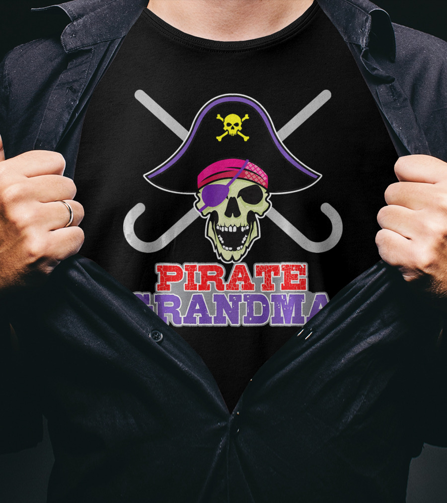 Pirate Grandma Skull With Crossbones And Pirate Hat T-Shirt