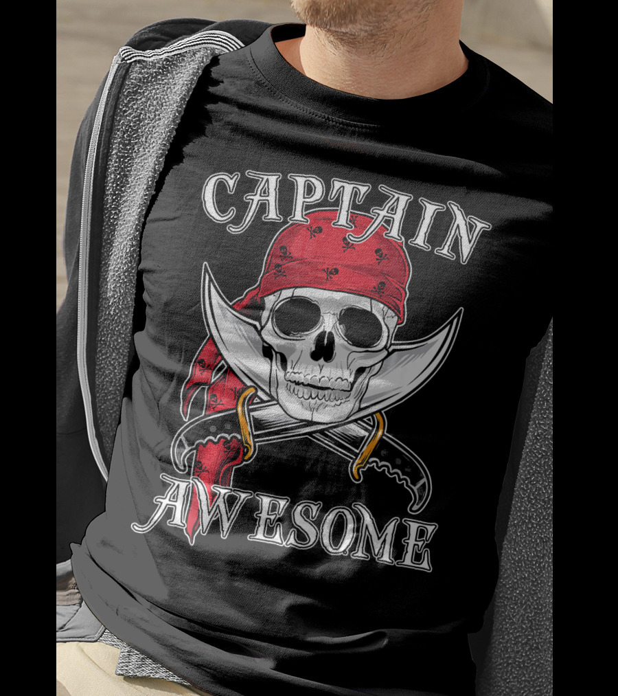 Captain Awesome Skull Pirate With Red Bandana And Swords Halloween T-Shirt