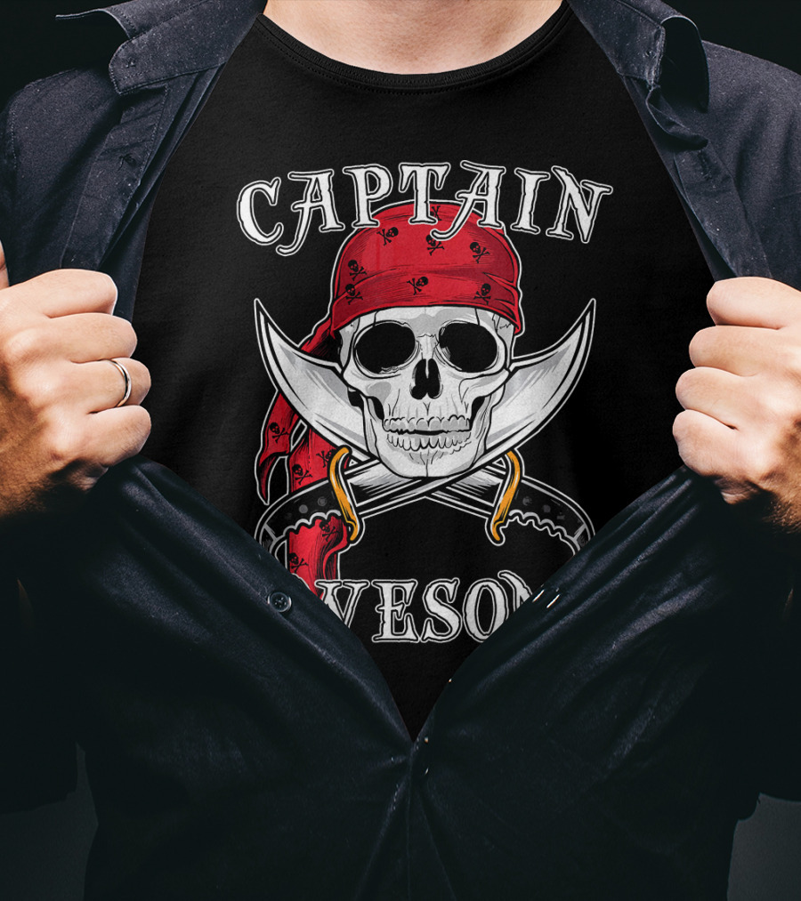 Captain Awesome Skull Pirate With Red Bandana And Swords Halloween T-Shirt