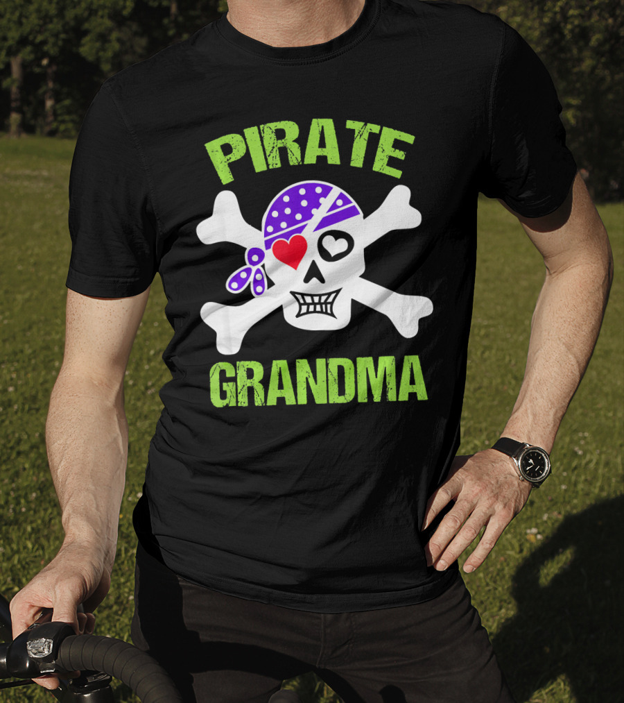 Pirate Grandma Skull With Bandana And Heart Eye T-Shirt