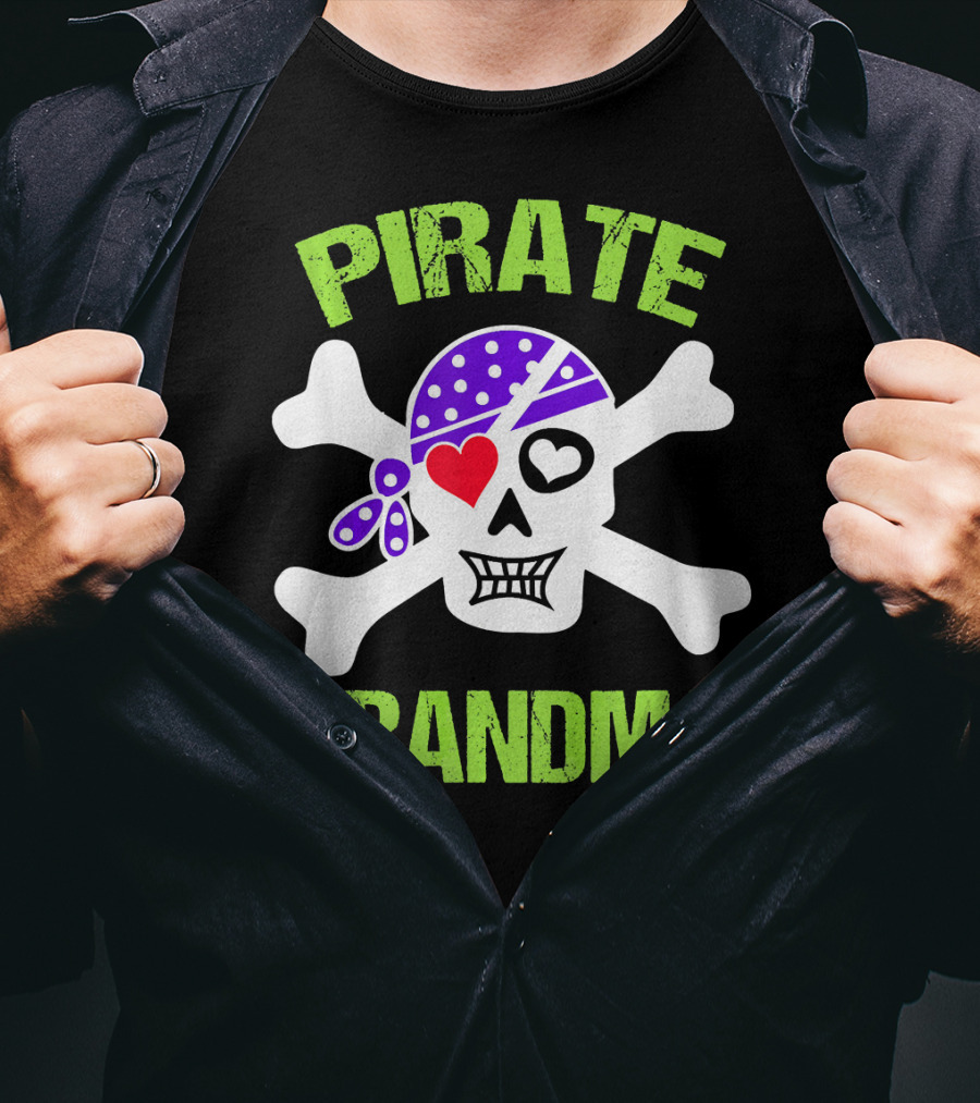 Pirate Grandma Skull With Bandana And Heart Eye T-Shirt