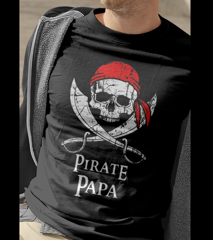 Pirate Papa Jolly Roger Skull Bandana Crossed Cutlasses T-Shirt