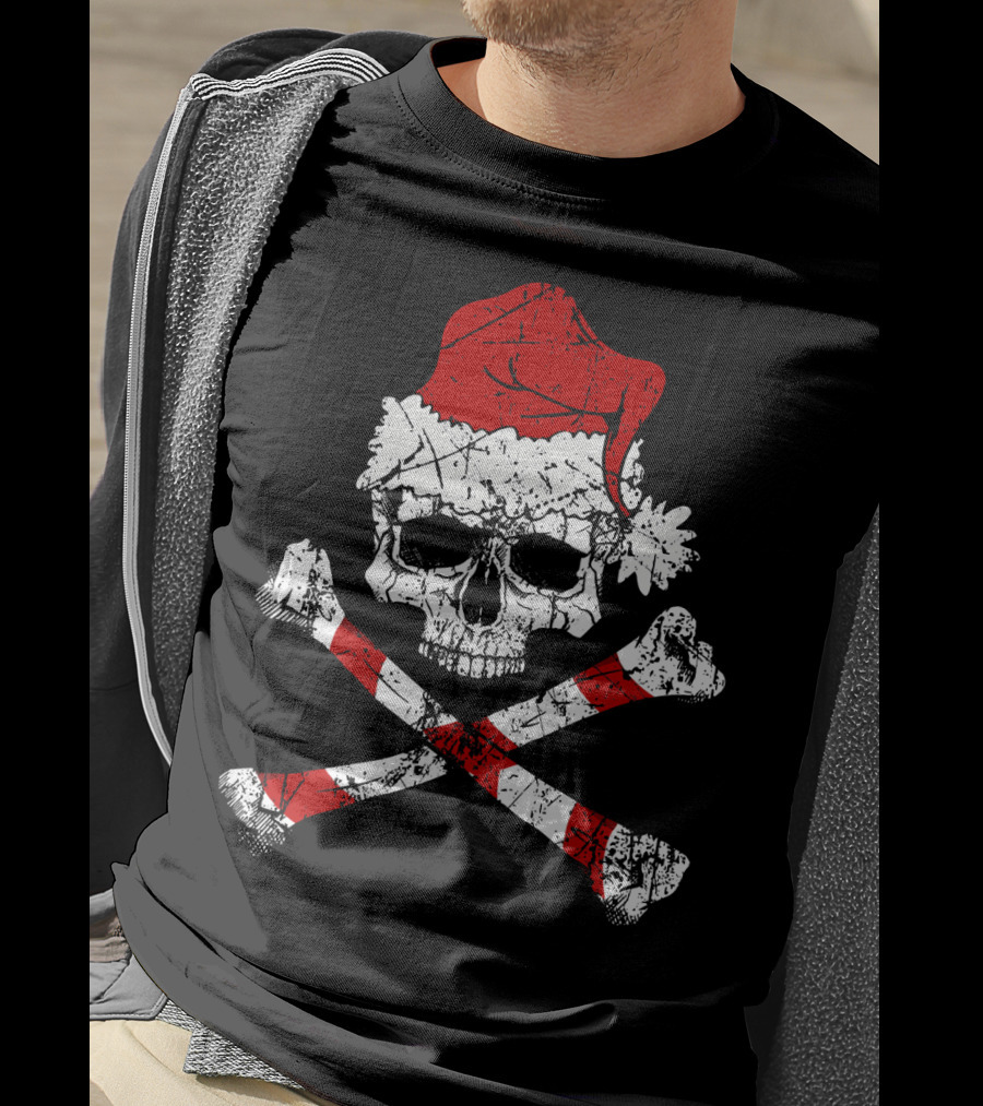Pirate Christmas Skull With Santa Hat And Candy Cane Crossbones T-Shirt