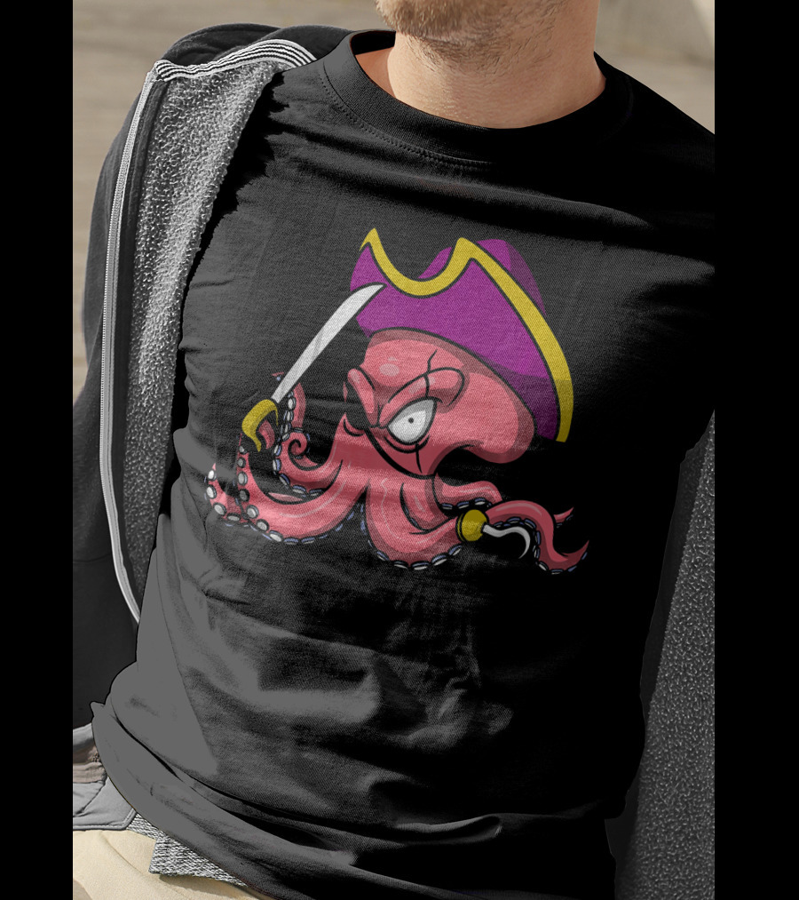 Octopus Pirate Captain With Cutlass And Buccaneer Hat T-Shirt