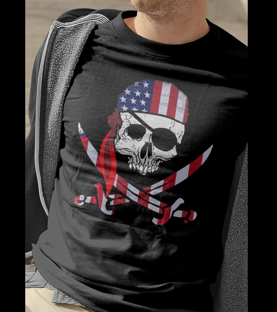 Cool Skull American Flag Pirate Patriotic T-Shirt
