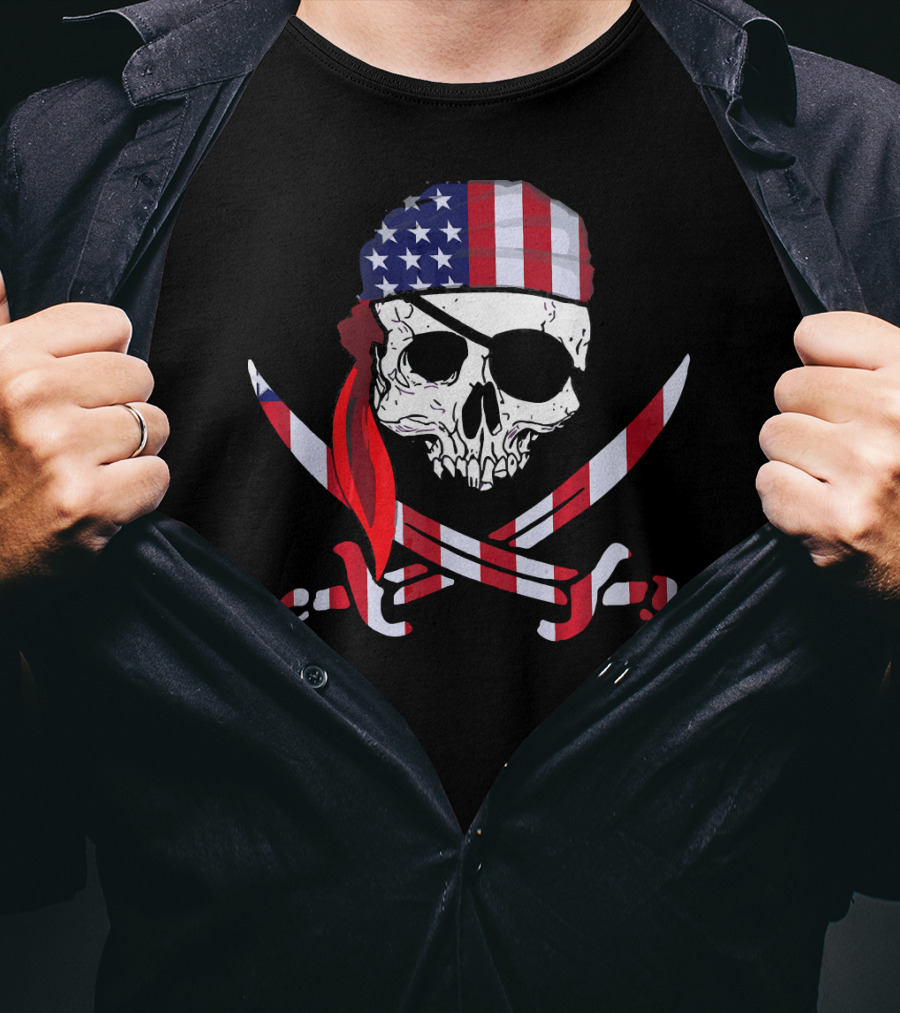 Cool Skull American Flag Pirate Patriotic T-Shirt